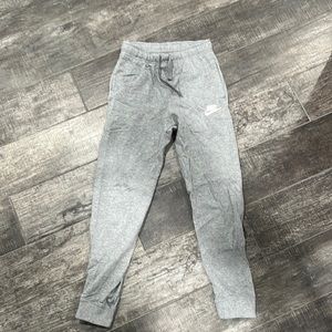 Boys Nike lightweight joggers, grey, M